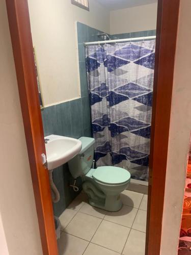 Koupelna v ubytování Habitaciones amobladas - Manabí suites