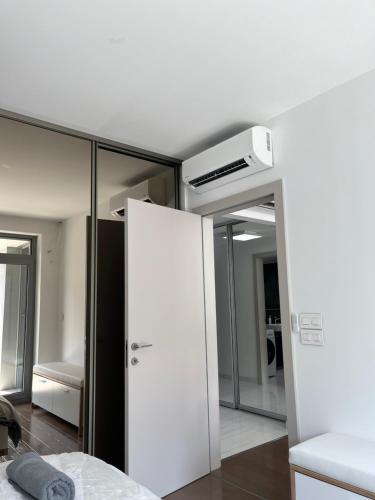 En eller flere senge i et værelse på Eurovea riverside luxury condo