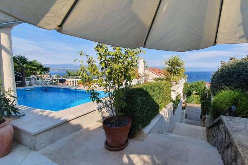 Apartments with swimming pool Lovran - Opatija - 23500