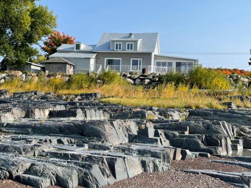 Fotografie z fotogalerie ubytování Lair du large, au bord du St-Laurent, SPA, Billard v destinaci Cap-Saint-Ignace