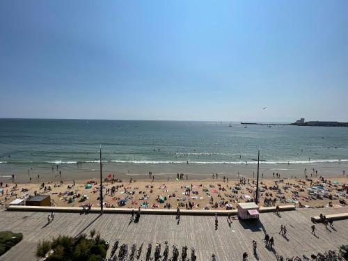 Appartement T3 au 6e étage avec balcon et vue mer - FR-1-197-200