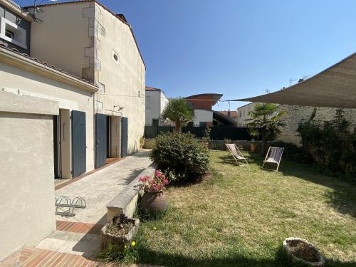 Vaste Maison au Coeur de Fouras, Proche Plages et Commerces, Idéale pour Familles - FR-1-709-39