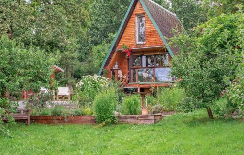 Κήπος έξω από το 1 Bedroom Awesome Home In Weischlitz