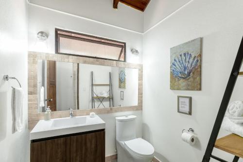 Ванная комната в Angels Sol Villa Hermosa 2b2b European Villa