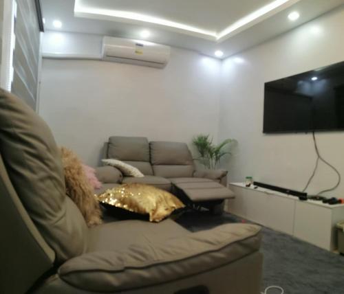 Khu vực ghế ngồi tại GMM Homestay