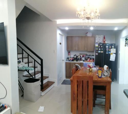 Nhà bếp/bếp nhỏ tại GMM Homestay