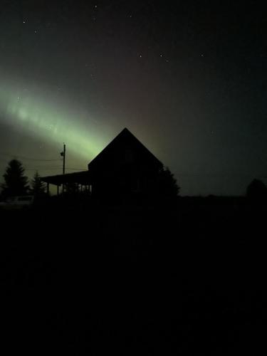 Фотография из галереи Sunrise Cabin- The Loft - secluded Beach front guest house в Сэндспите