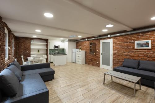 Spacious apartment in quiet courtyard near Charles Bridge