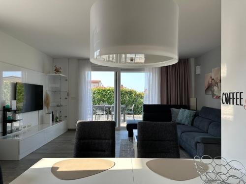 Villa Mona-Haus mit Privatpool in Novigrad mit Meerblick, privatem Parkplatz und Wallbox