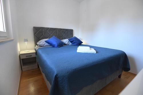 Cozy Maza with Heated Swimming Pool