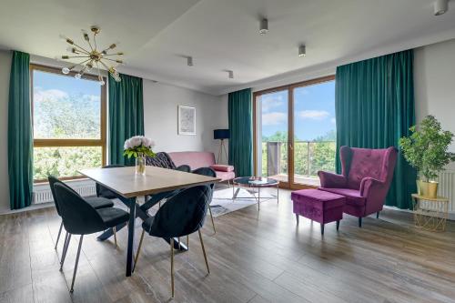 Front Park Apartments with Parking by Lion Apartments