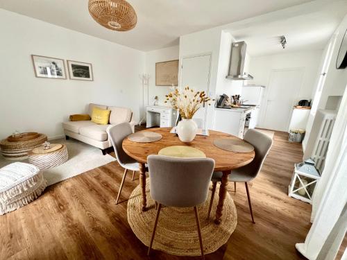 Posezení v ubytování Chez Jeannette, appartement entre centre et plages