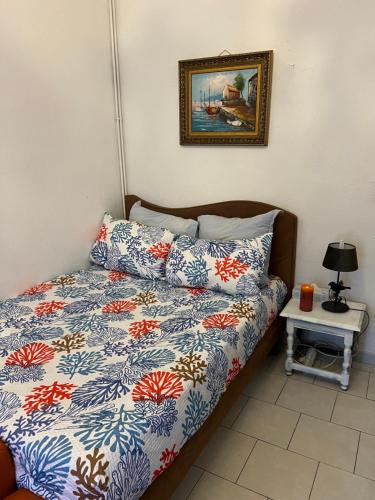 Private room near the port old town