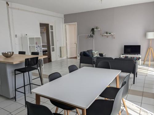 Φωτογραφία από το άλμπουμ του Grand appartement lumieux avec parquet σε Nevers