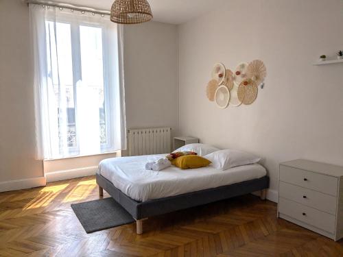 Grand appartement lumieux avec parquet