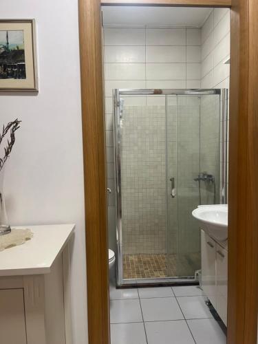 Ένα μπάνιο στο Apartment VacationVibes1 Mostar