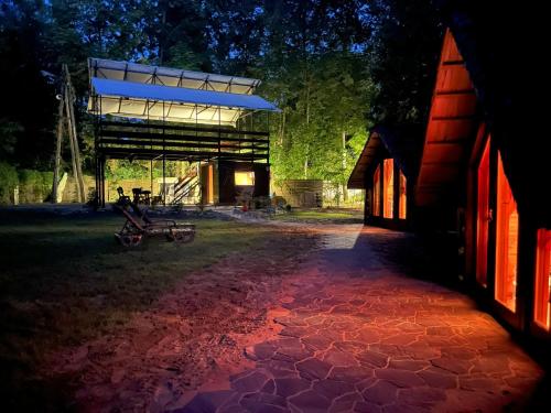 Photo de la galerie de l'établissement Bungalow Bay -2 domki 4 osoby, à Łacha