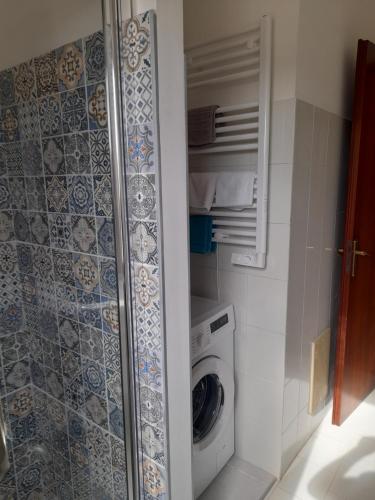 Ένα μπάνιο στο 12 Nocembre