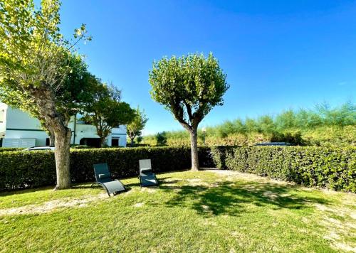 Zahrada ubytování Seafront duplex villas sea view and spacious gardens
