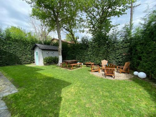 En have udenfor Luxury Villa with Pool in Sapanca Sofhan Kırkpınar