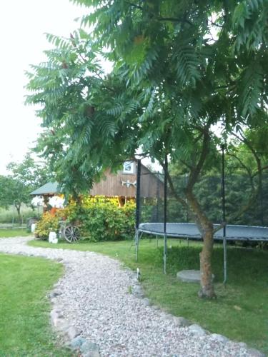 Taman di luar Pokoje PRZY SZELMENCIE