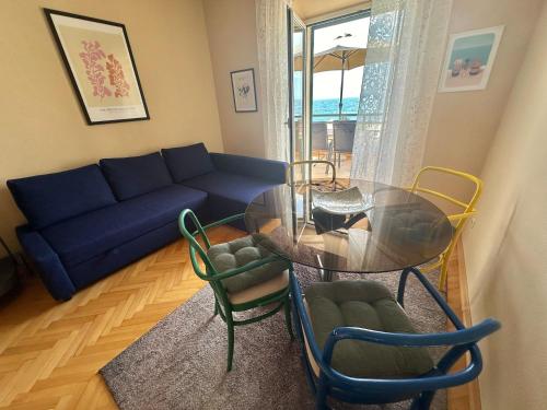 BEACH APARTMENT