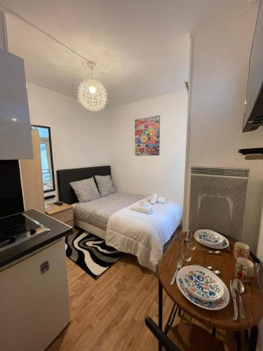 Dame de fer apartment