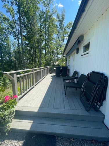 Humlegarden lake cottage, Hornにあるバルコニーまたはテラス