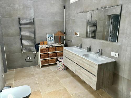 Bilik mandi di Casa Vida, your villa with panoramic sea views in Moraira.