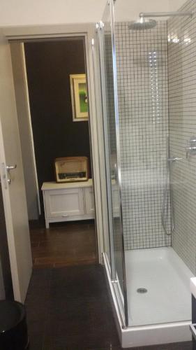 Brand new Apartment - 5 minutes from Istria Metro Station