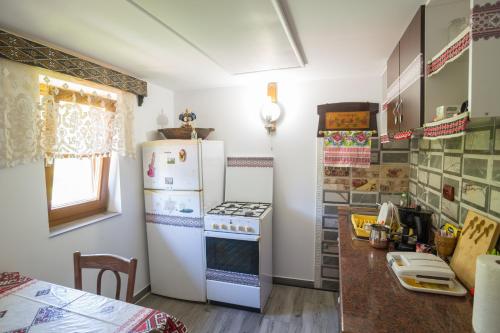 Cuina o zona de cuina de Casa Rustik Bucovina