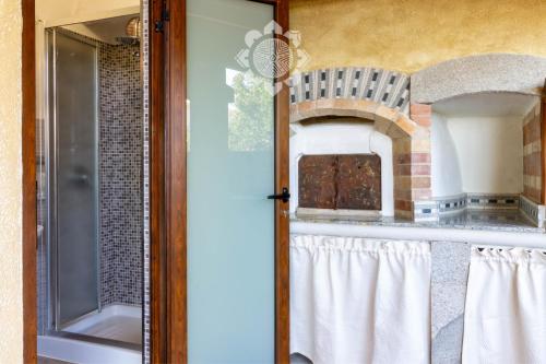 Ένα μπάνιο στο Sardegna Host Villa Rei vista mare