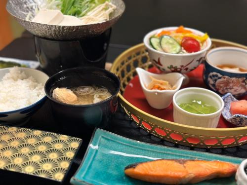 Makanan di atau berdekatan hotel
