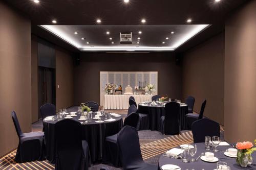 a conference room with tables and chairs and a ballroom at Four Points by Sheraton Seoul, Guro in Seoul