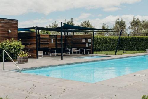 Bazén v ubytování Pool & Tennis Court - Pinot Grove nebo v jeho okolí