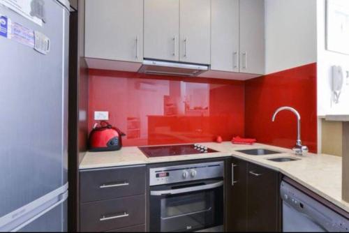 Una cocina o cocineta en 2 Bed 3 Bath Right on the Beach WOW Great Value