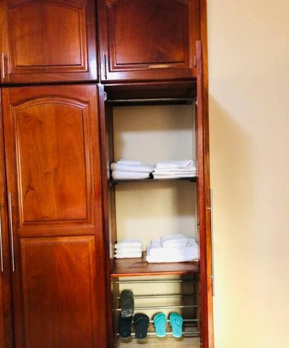 Gambar di galeri bagi Toom Homes 2 BR Apartment di Kyambogo