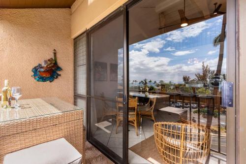 Μπαλκόνι ή βεράντα στο Ocean-Sunset View Condo - Steps to Beach, Cafes & Shops