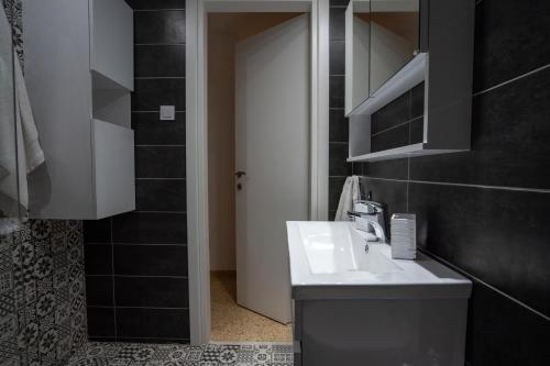 My Secret Garden rooms - Apartment with 2 private rooms, separate baths and balcony garden