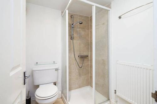 A bathroom at Bairstow Apartment 