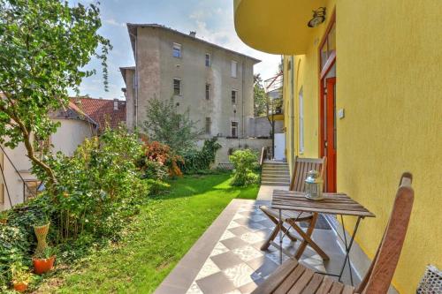 Castle hill garden studio