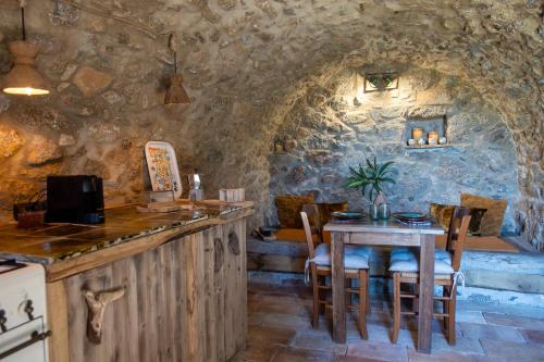 charmante bergerie à Cargese tres belle vue mer avec jardin