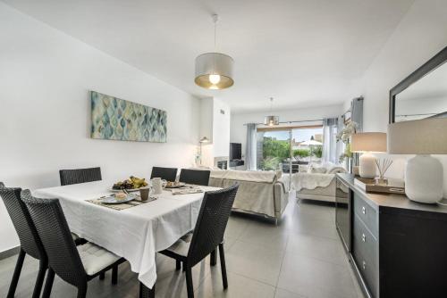 Blue Villa 3 Bedroom Villa with Optional Heated Pool Galé Albufeira