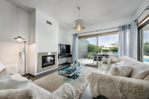 Blue Villa 3 Bedroom Villa with Optional Heated Pool Galé Albufeira