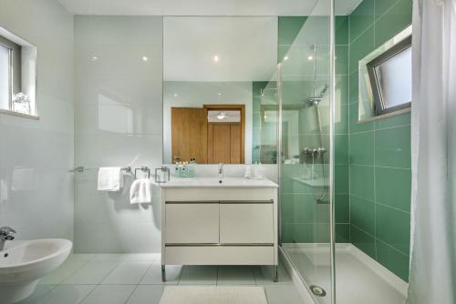 Blue Villa 3 Bedroom Villa with Optional Heated Pool Galé Albufeira