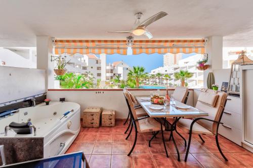 Apartment with pool view