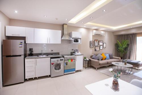 Prime Residence New Cairoにあるキッチンまたは簡易キッチン