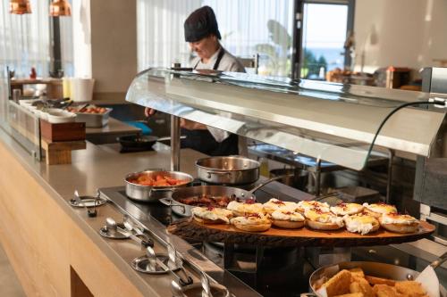 Makanan di atau berdekatan hotel