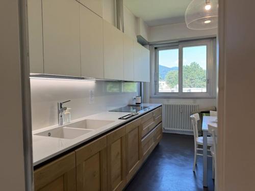 Una cocina o cocineta en Scalabrini46 - A due passi dalla Stazione