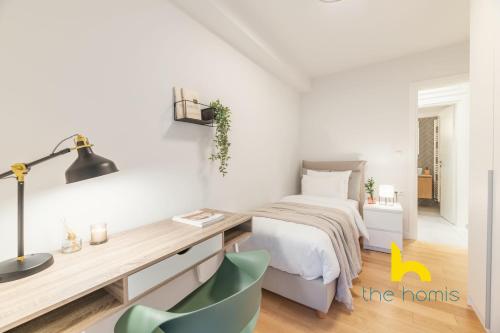 Stylish 2-BDR Apt in Centre of Athens By The Homis